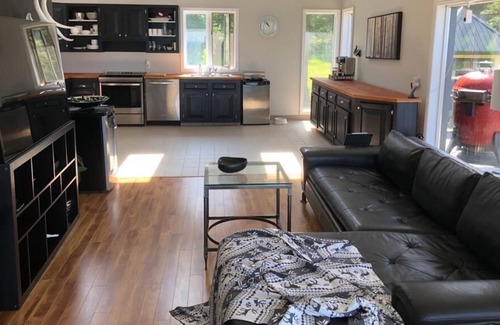 Middleton House | Oceanview Executive Retreat & Family Oasis