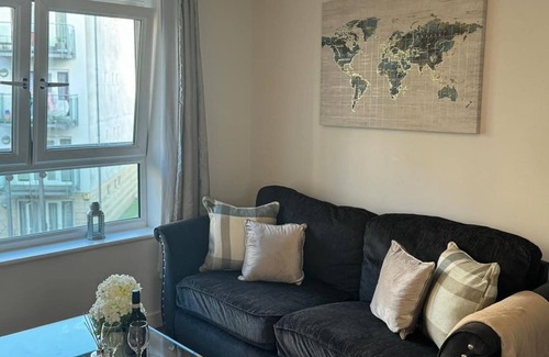 Southampton City Centre Apartment | Oceanview Gem in Southampton