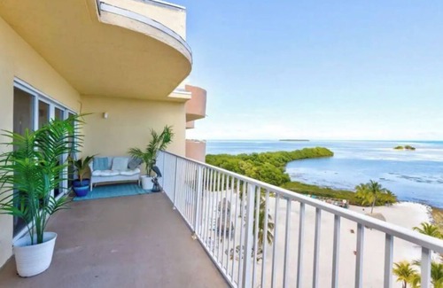 Plantation Key Condo | 🌴 Oceanview Islamorada Penthouse 3BR 2 BA Sunrise Views, Pool & Weekly Rentals