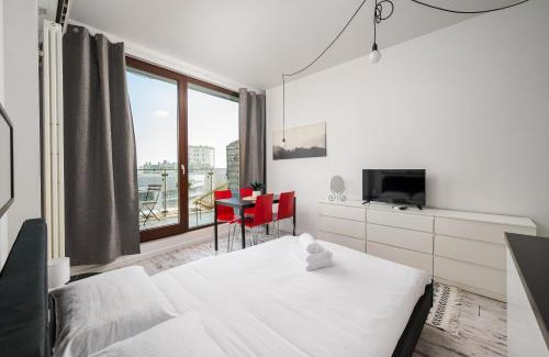 Ochota Apartment | Ochota City View Stylish Studio by BookingHost
