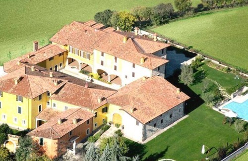 Bedizzole Other | Ocra Family Suite