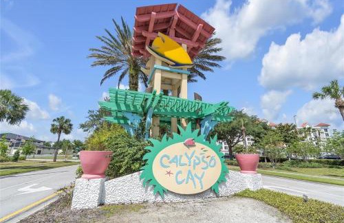 Kissimmee Apartment | October Deal Only 97 Dollars Free Disney Shuttle! Family Villa with Pool - 2 Beds, 2 Baths for 8 Guests - 3016