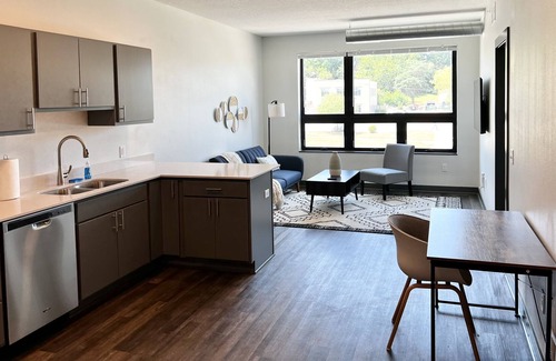 Des Moines Apartment | ✧Odyssey at Keystone | Stylish 1BD Apartment✧