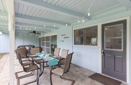 Kalama Tract House | Ohana Beach House - 5 Bedrooms - Steps Away from Kailua Beach