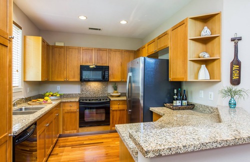 Hawaii Kai Condo | Ohana Kai: Modern Water Front Condo w/Gorgeous Views, A/C, Yard, & Shared Pool