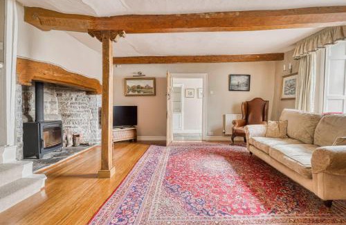 Somerton House | Old Bell House - Spacious Period Home in the Heart of Somerton