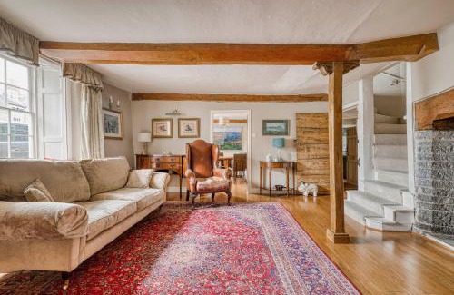 Somerton House | Old Bell House - Spacious Period Home in the Heart of Somerton