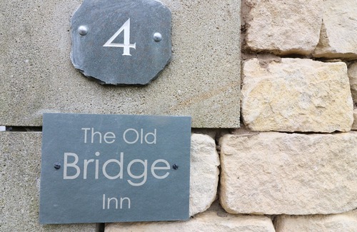 Ingleton Cottage | OLD BRIDGE INN, pet friendly, with open fire in Ingleton