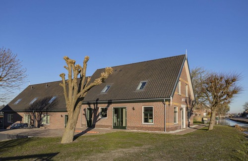Leidschendam Apartment | Old Dutch stable from about 1890 renovated into apartments