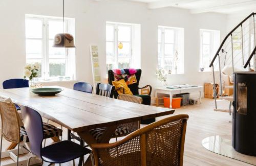 Stege House | Old Farmstead With Field Views