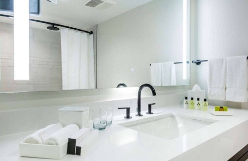 Isla Verde Hotel | Old Juan Retreat | Beachfront Resort | Suite w/Ocean View & Balcony