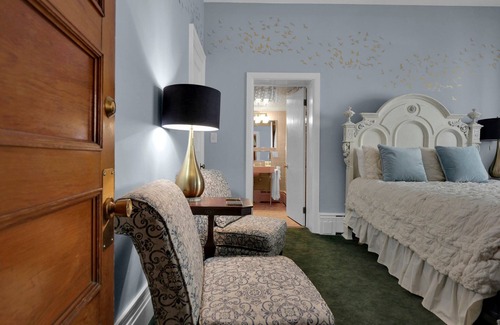 Olean Bed & Breakfast | Old Library Inn - J.R.R. Tolkien Room