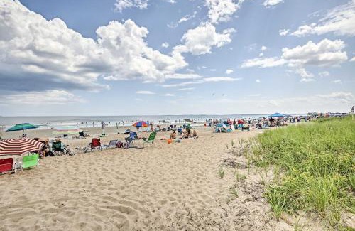 Old Orchard Beach Apartment | Old Orchard Beach Home with Patio Walk to Beach