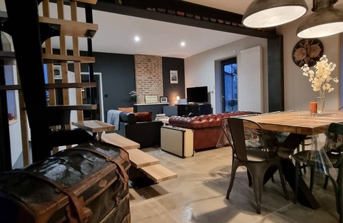 Montret House | Old renovated train station in Burgundy