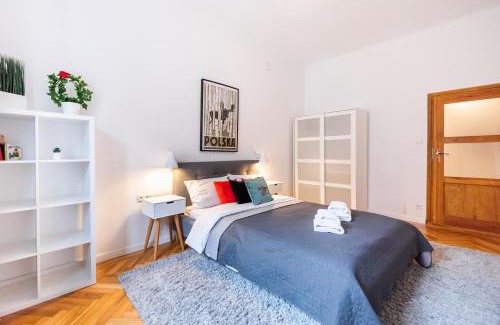 Nowe Miasto Apartment | Old Town Market Place Apartment by BookingHost