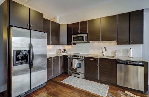 Historic District - North Apartment | Old Towne Loft on Broughton -steps to City Market