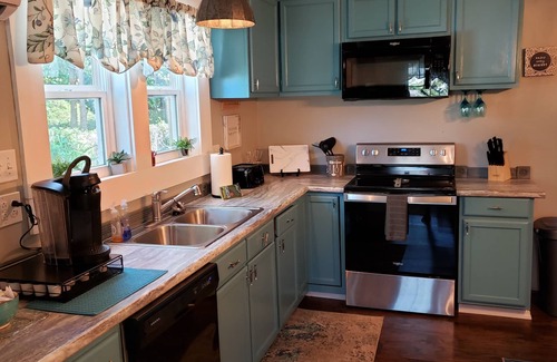 Myrtle Grove House | Old tyme cottage with Hot tub.