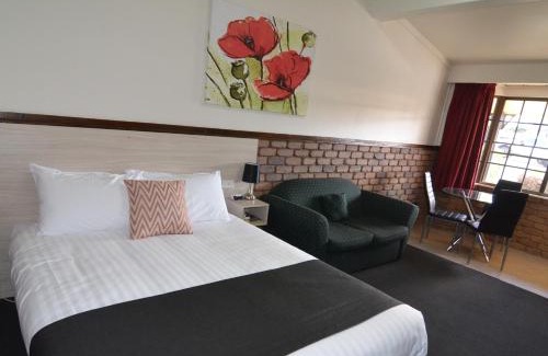 Prospect Hotel | Olde Tudor Hotel