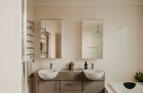 Pambula Beach Cabin | Olga and Alma - 4 bedroom Pambula Beach