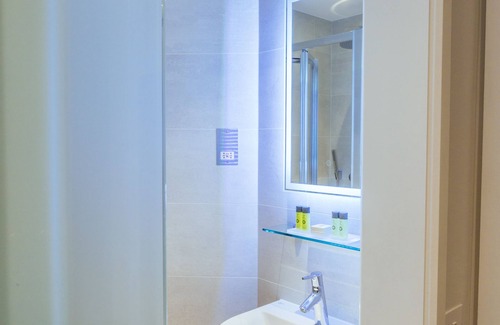Earl's Court Hotel | Oliver Plaza