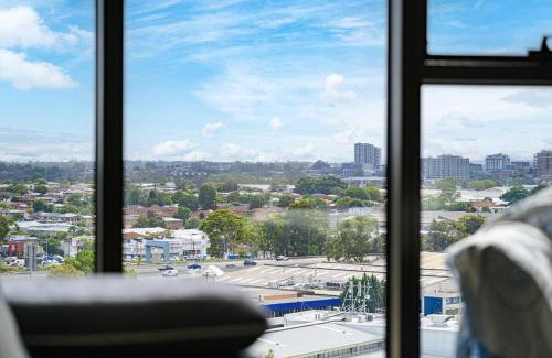 Lidcombe Apartment | Olympic Park Stylish 1BR Apt with Gym Pool good view