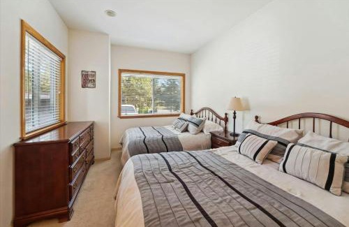 Olympic Valley Apartment | Olympic Pines Lodge