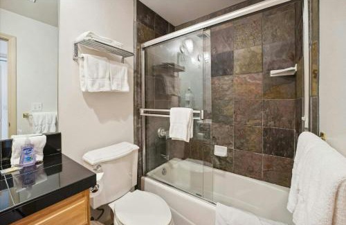 Olympic Valley Apartment | Olympic Pines Lodge