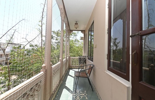 Bani Park Apartment | Om Niwas Suite Hotel