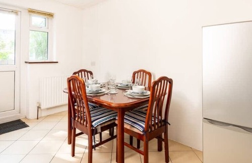 Hanwell House | Omega @ Hanwell | Double Room