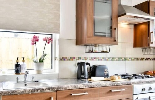 Hanwell House | Omega @ Hanwell | Double Room