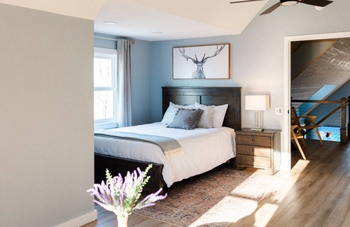 Burnsville Other | OMG Views, Game/Movie RM, 2 decks, 1h to AVL, 5BR/3 Bath, Grill