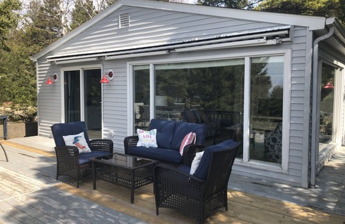 Mackinaw City Cottage | On Lake Michigan, family friendly,great location near bridge/island/attractions