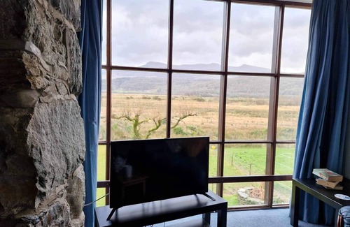 Llanelltyd Cottage | On Mawddach estuary Snowdonia pets welcome Certificate of Excellence Tripadvisor