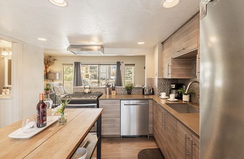 Park Meadows Condo | On Shuttle Route, Walk to Year-Round Recreation at Park City Racquet Club 18