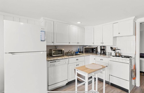 Hampton Condo | On the Beach-Dog Friendly 2BR Condo walk to the waves.