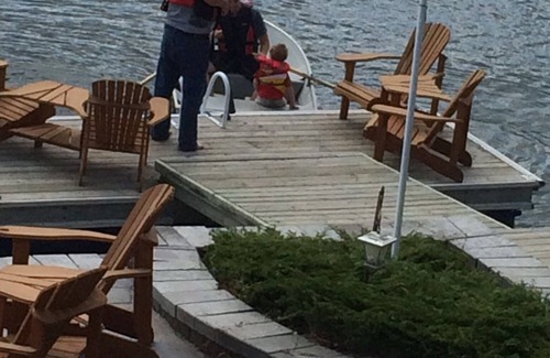 Arbour Lake Apartment | On The Lake. - Year Round Fun -Stay Somewhere Special