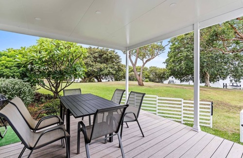 Woy Woy Cottage | Ondina Cottage Serene Waterfront Haven with Jetty