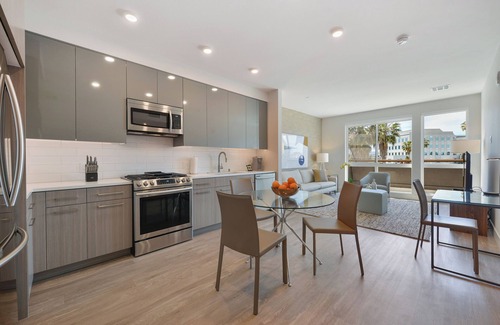 Mountain View Apartment | One Bed Perfect for WFH in Heart of Silicon Valley