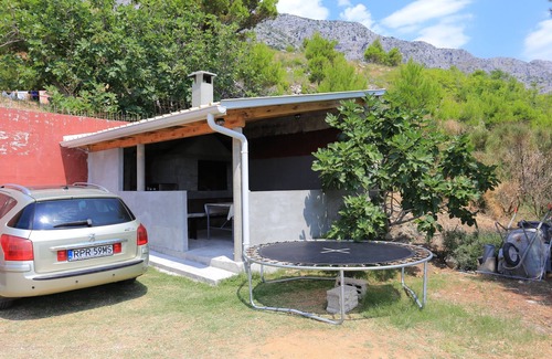 Ruskamen Apartment | One bedroom apartment with balcony and sea view Lokva Rogoznica, Omiš (A-17645-c)
