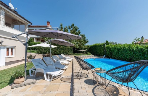 Fuskulin Apartment | One-Bedroom Apartment Dobrec I with Shared Pool