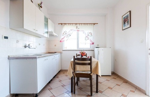 Kukljica Apartment | One bedroom apartment with terrace and sea view Kukljica, Ugljan (A-8238-b)