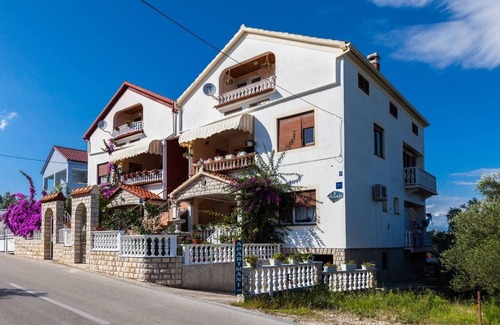 Kukljica Apartment | One bedroom apartment with terrace and sea view Kukljica, Ugljan (A-8238-b)