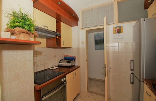 Postira Apartment | One bedroom apartment with balcony and sea view Postira, Brač (A-18971-a)