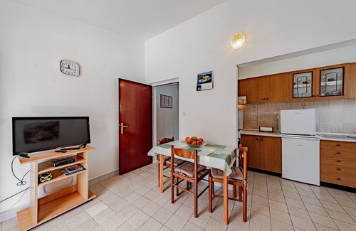 Brna Apartment | One bedroom apartment with terrace and sea view Brna, Korčula (A-10057-c)