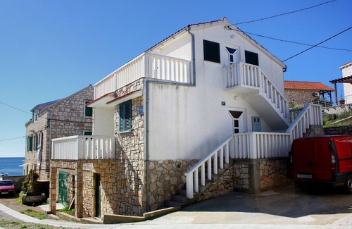 Rukavac Apartment | One bedroom apartment near beach Rukavac, Vis (A-2478-b)