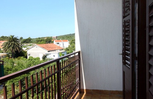 Sucuraj Apartment | One bedroom apartment with balcony and sea view Sućuraj, Hvar (A-6732-a)