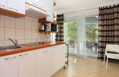 Stanici Apartment | One bedroom apartment with terrace and sea view Balića Rat, Omiš (A-20494-b)