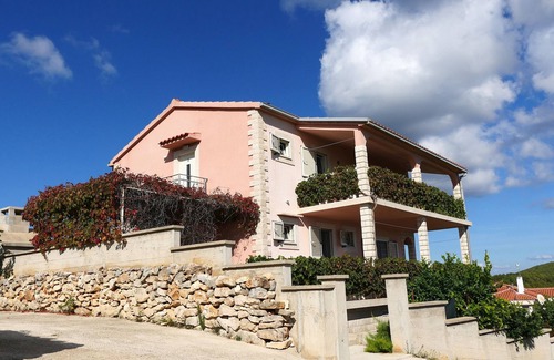 Rukavac Apartment | One bedroom apartment with terrace and sea view Rukavac, Vis (A-8839-b)