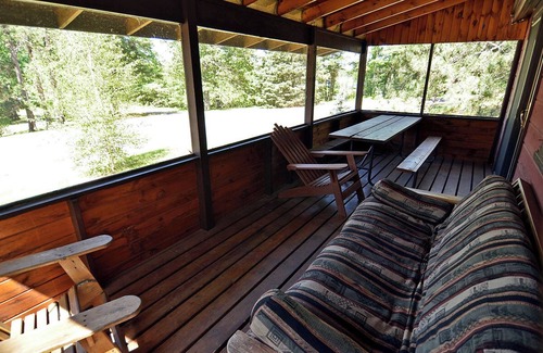 Iron River Cabin | One-bedroom cabin - Owner of Delta Lodge for 32 years