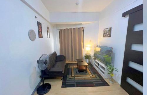 Bagumbayan Apartment | One Bedroom condo Unit in Eastwood Libis . Fast free wifi/netflix